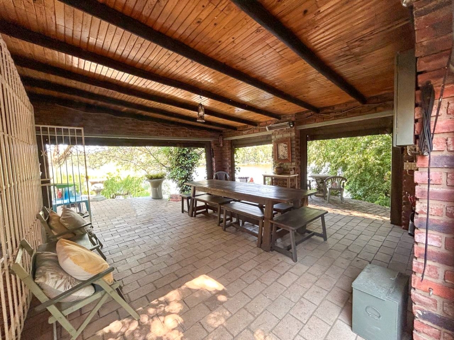 4 Bedroom Property for Sale in Lindequesdrif North West